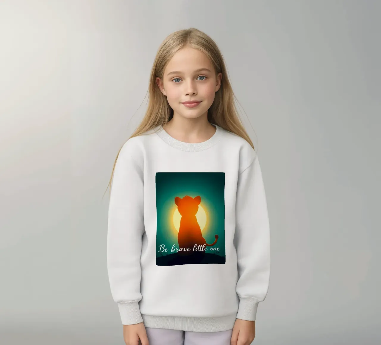 Un piccolo cucciolo coraggioso guarda il sole in un paesaggio tranquillo felpa bambino da DesignDoodle