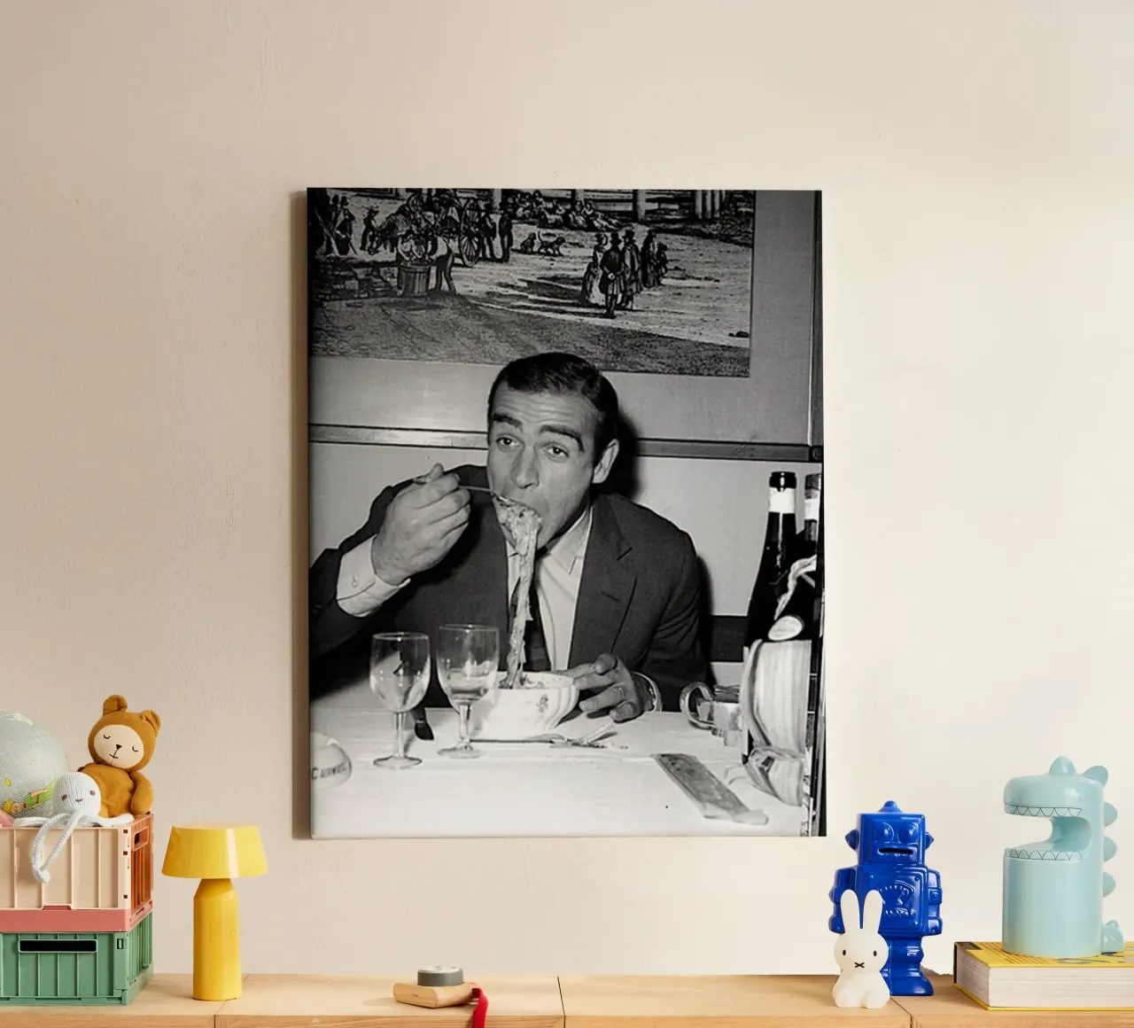 Sean Love Spaghetti Leinwand mit Schattenfugenrahmen von Martin studio
