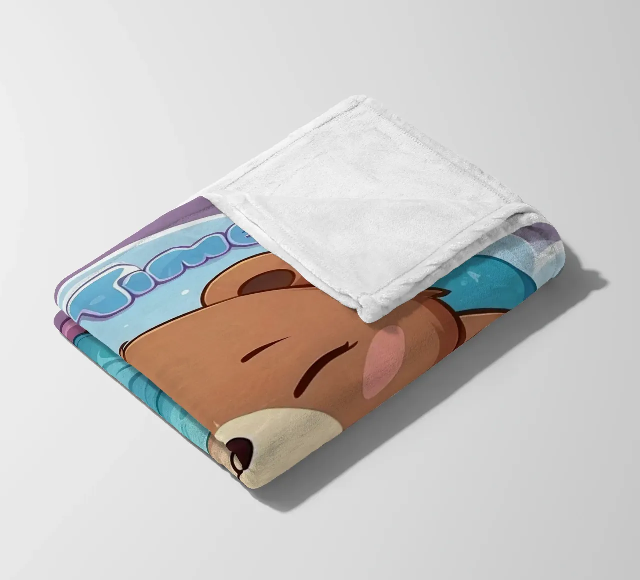 Simpatico orso che si accoccola in un'accogliente coperta con la scritta ora del pisolino coperta in pile da DesignDoodle