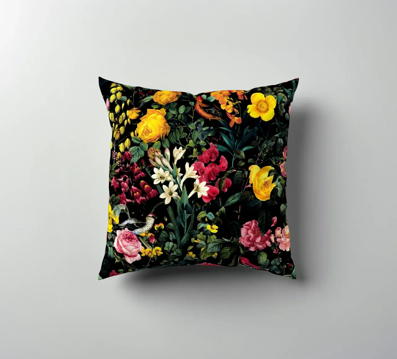 Floral and Birds Pattern cuscino da burcukorkmazyurek