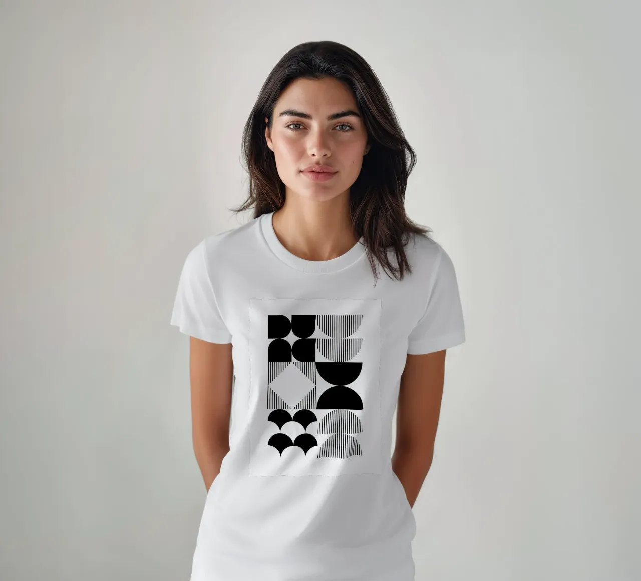 Minimal Geometrico in bianco e nero t-shirt da Studio Vibe