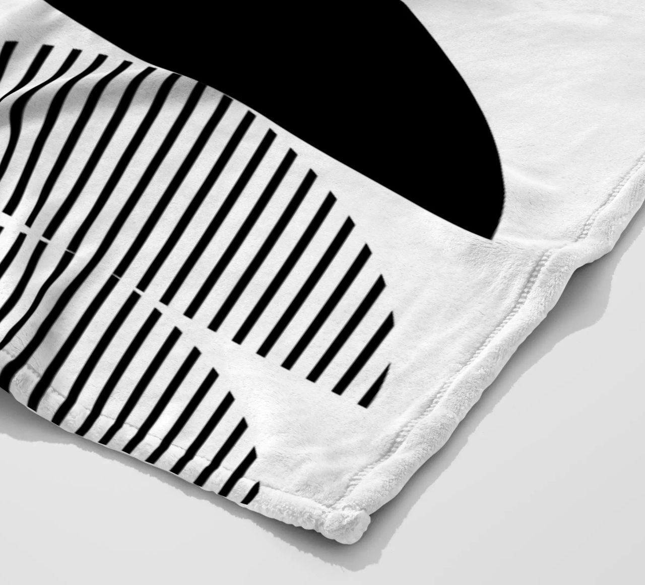 Minimal Geometrico in bianco e nero coperta in pile da Studio Vibe