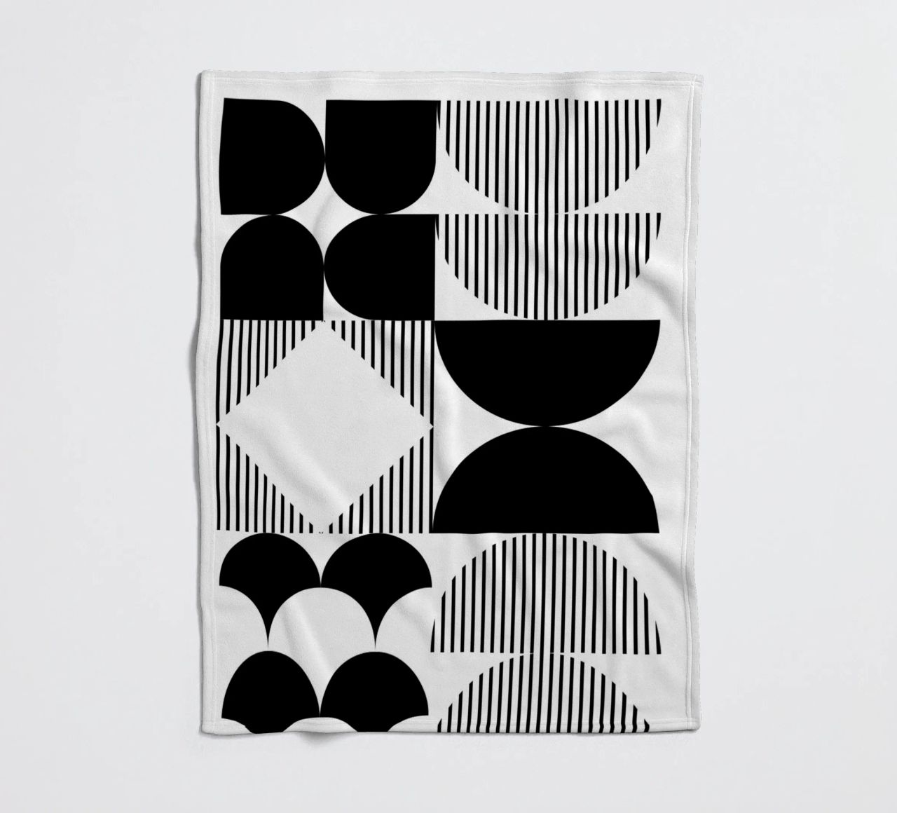 Minimal Geometrico in bianco e nero coperta in pile da Studio Vibe
