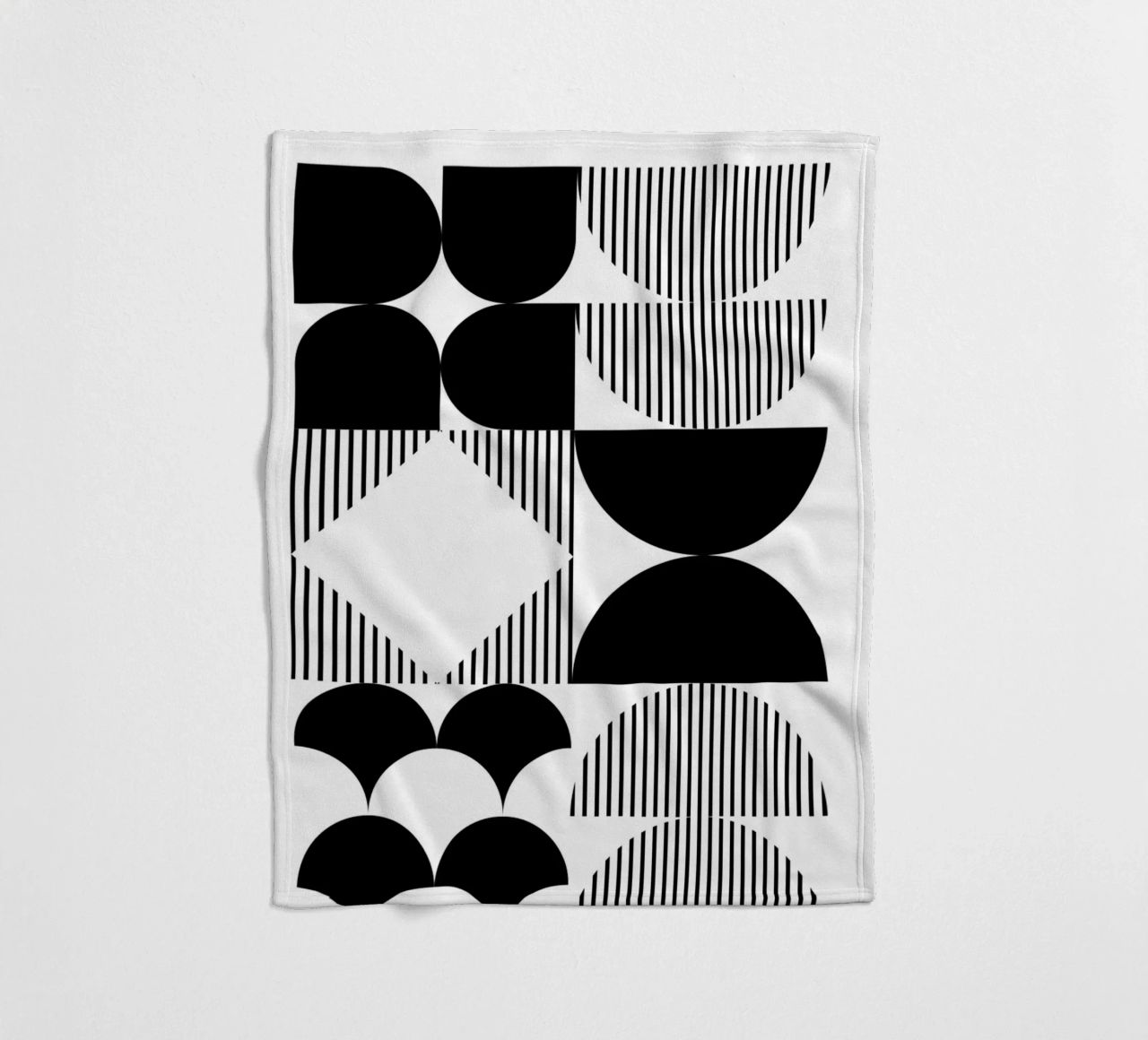 Minimal Geometrico in bianco e nero coperta in pile da Studio Vibe