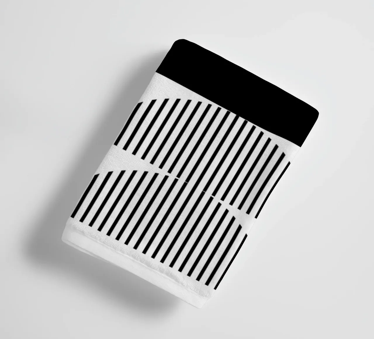 Minimal Geometrico in bianco e nero asciugamano da bagno da Studio Vibe
