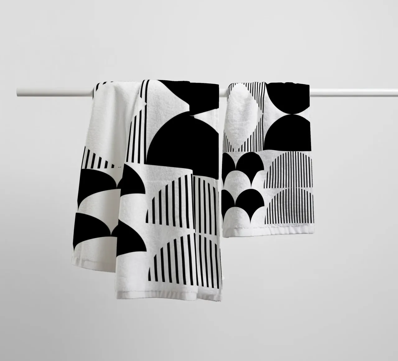 Minimal Geometrico in bianco e nero asciugamano da bagno da Studio Vibe