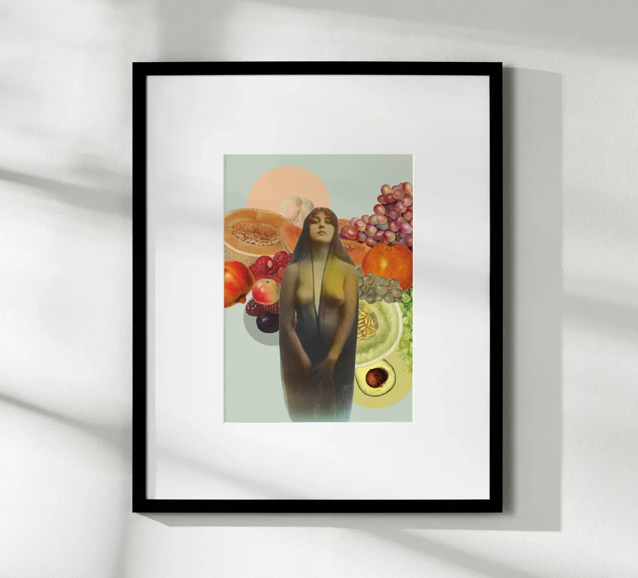 Il Portatore di Frutta | Stampa d'Arte Collage poster con telaio in alluminio da Press Play Art Prints