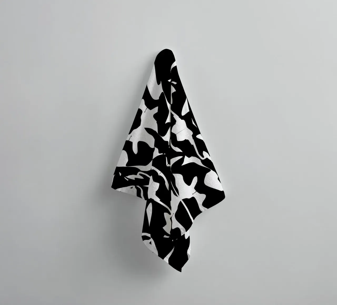 Simmetria in bianco e nero asciugamano da bagno da Little Dean
