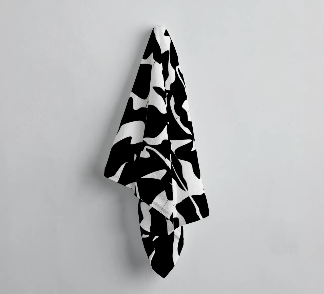 Simmetria in bianco e nero asciugamano da bagno da Little Dean