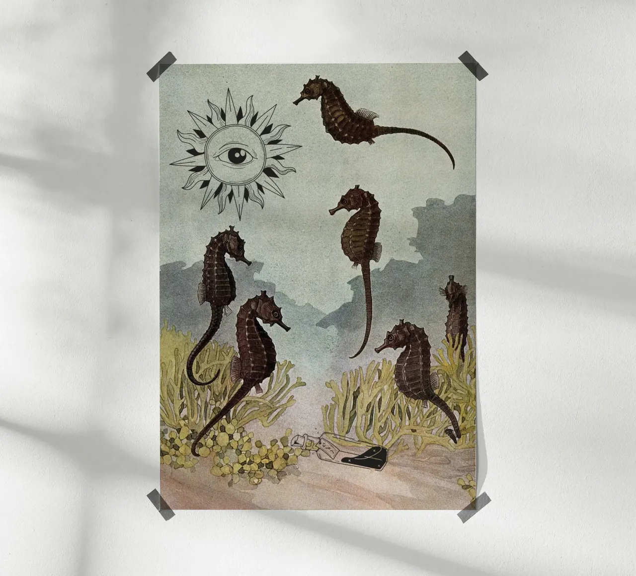 Zeepaardjes & het Zesde Zintuig | Press Play Kunstdruk Collage poster met houten frame van Press Play Art Prints