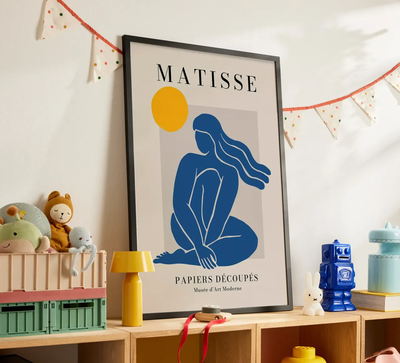 matisse - una donna seduta che guarda il sole poster con telaio in plastica da sazkia art