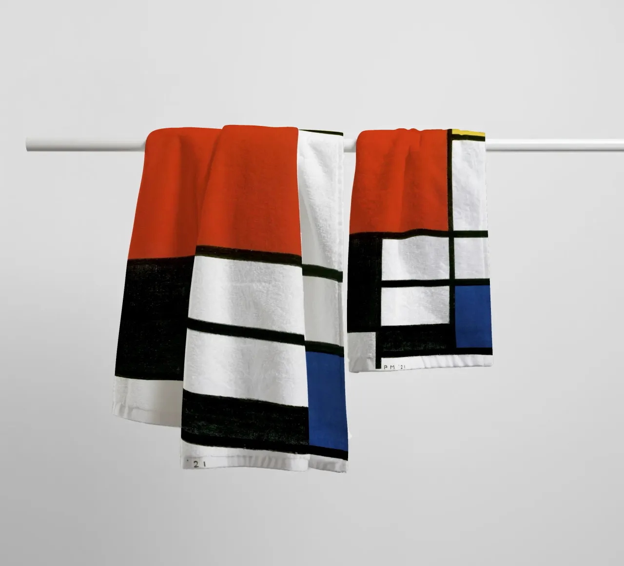 Composition avec du rouge, du jaune, du bleu et du noir de Piet Mondri serviette de bain de Venus Art