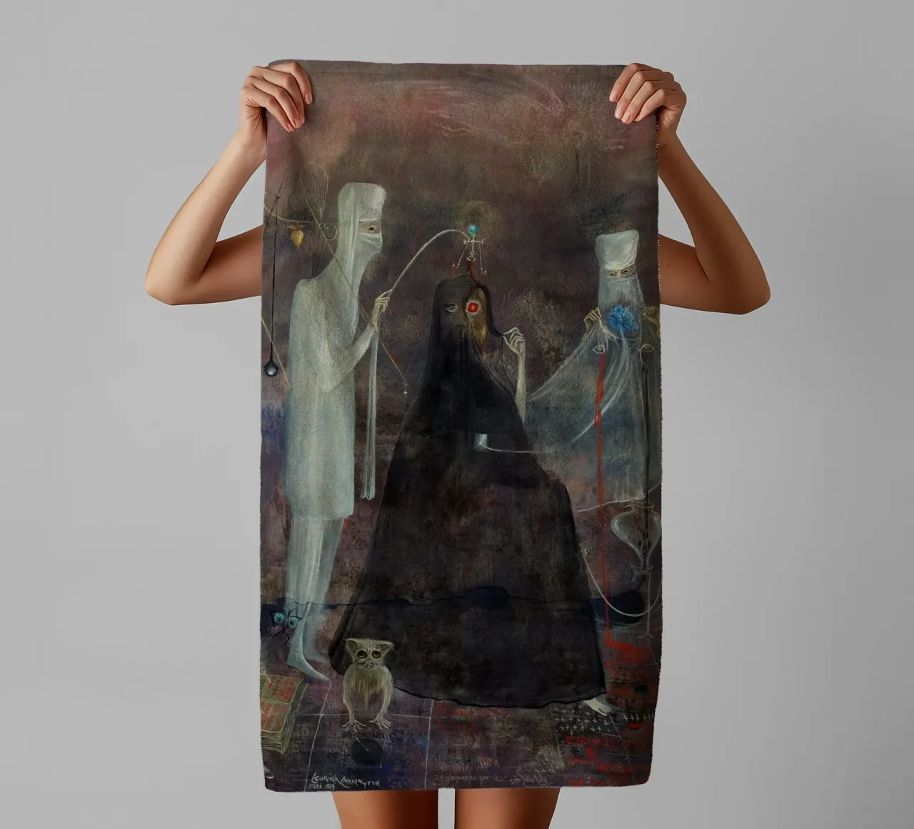 Leonora Carrington Operazione mercoledì asciugamano da bagno da Kunze Gallery