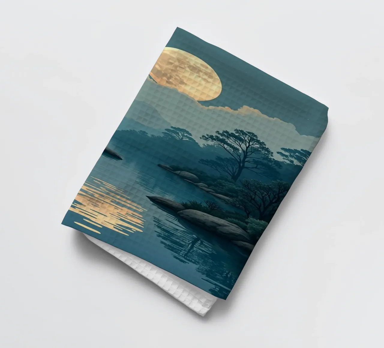 Pleine lune lumineuse se reflétant sur des eaux tranquilles torchon de Artistic-shop