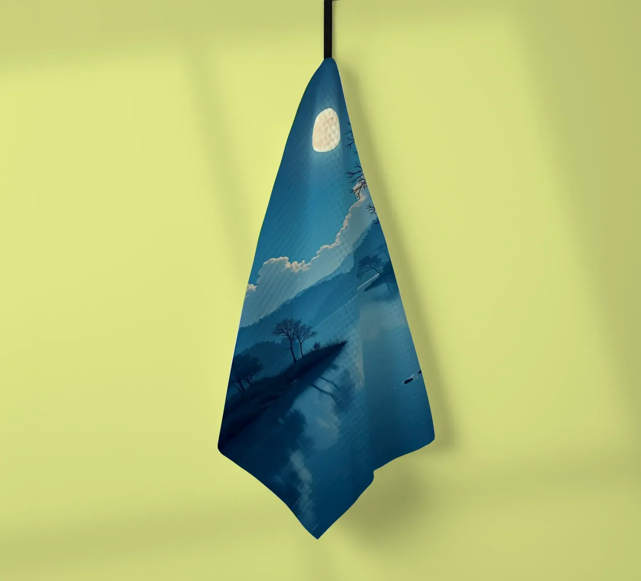 Un tranquillo paesaggio notturno con un riflesso luminoso della luna piena canovaccio da cucina da Artistic-shop