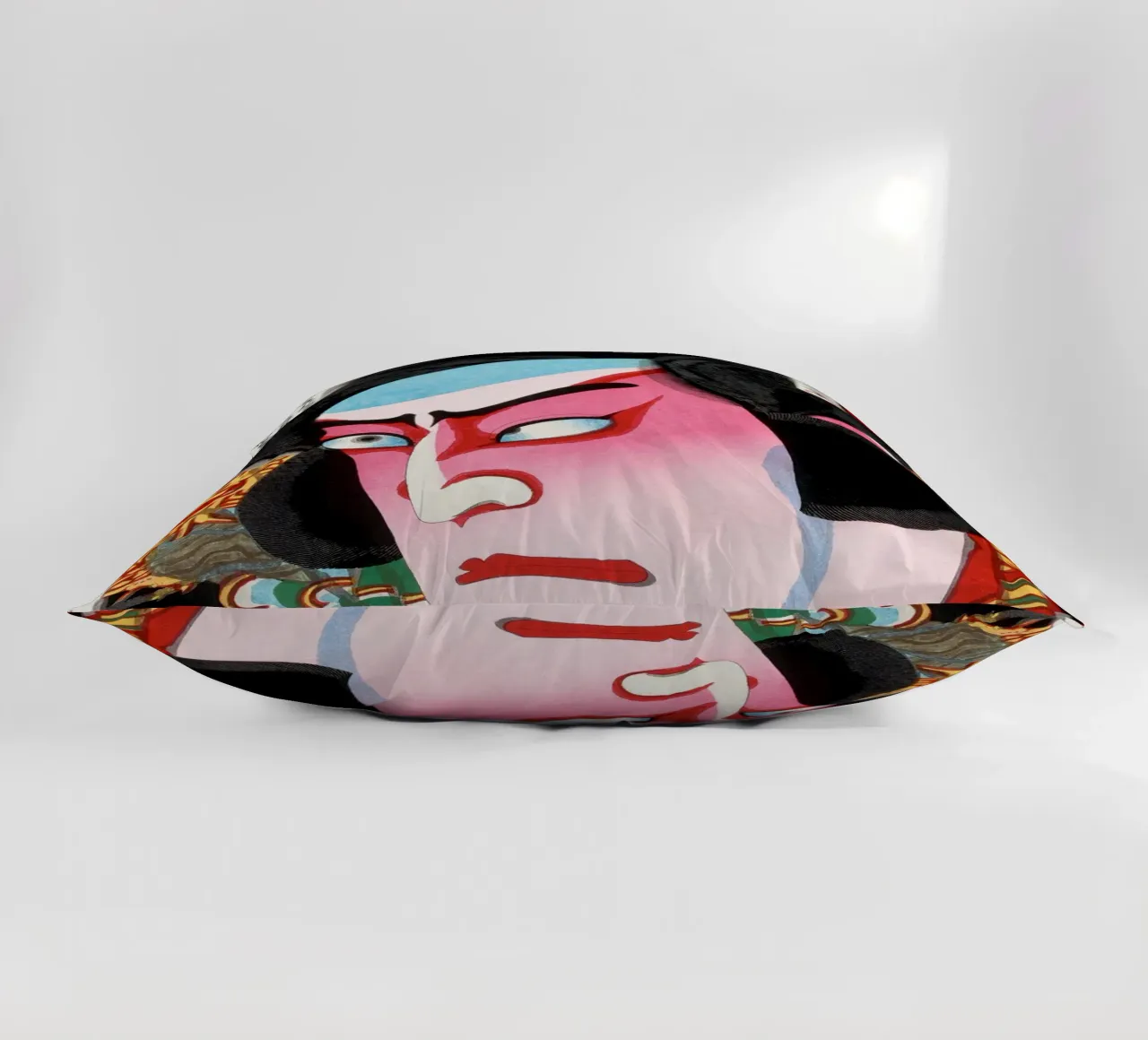 The Fierce Gaze of Kabuki cuscino da ramosashop