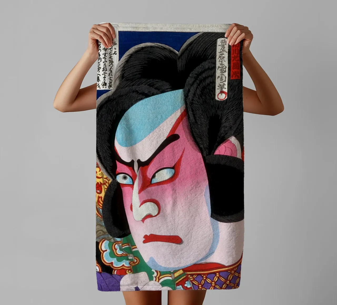 The Fierce Gaze of Kabuki Handtuch von ramosashop