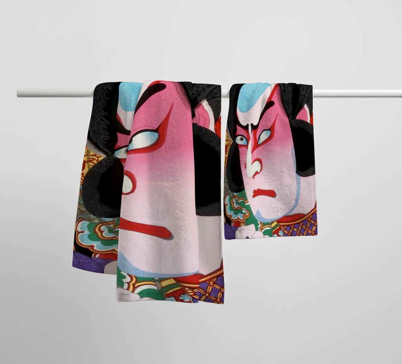 The Fierce Gaze of Kabuki Handtuch von ramosashop