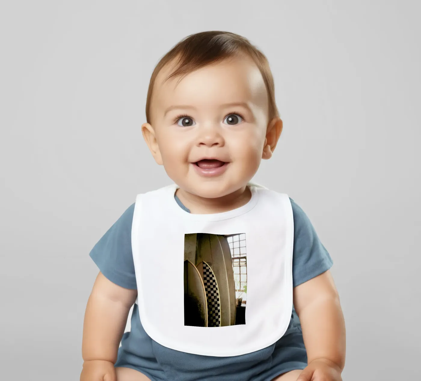 Deus baby slabbetje van Shot By Clint