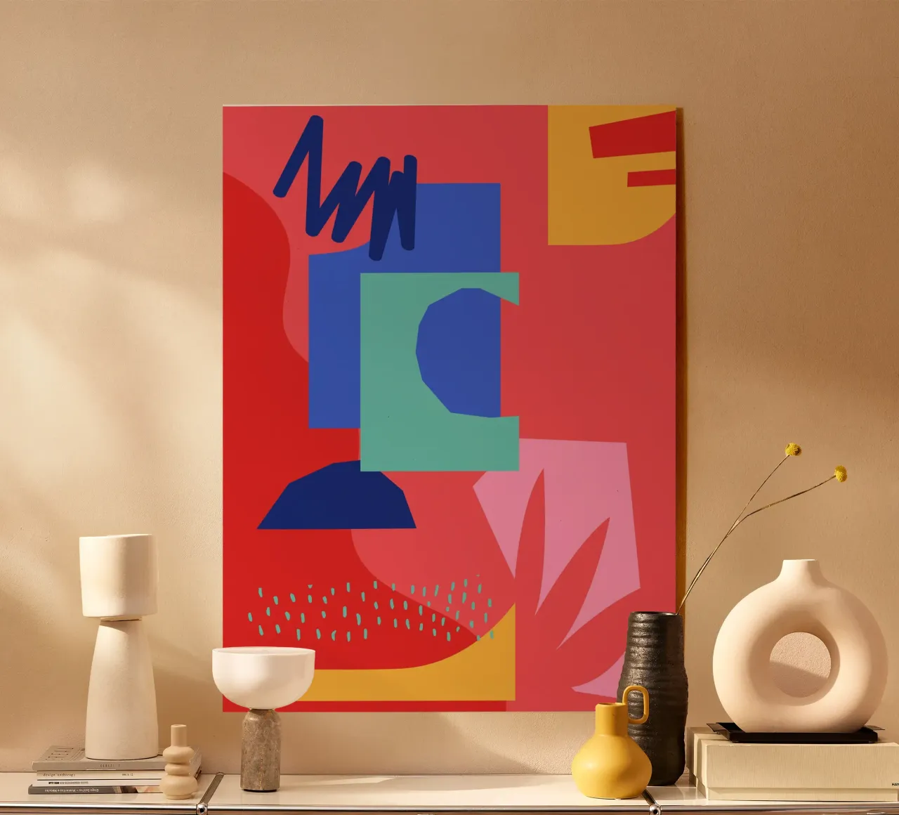 Forme astratte rosse e blu plexiglass da Kim Hubball Studio