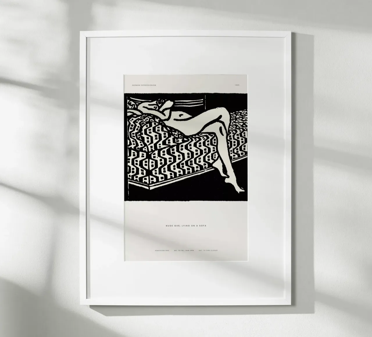 Kirchner - Nude Girl Lying on a Sofa poster con telaio in alluminio da Vintage by JUNIQE