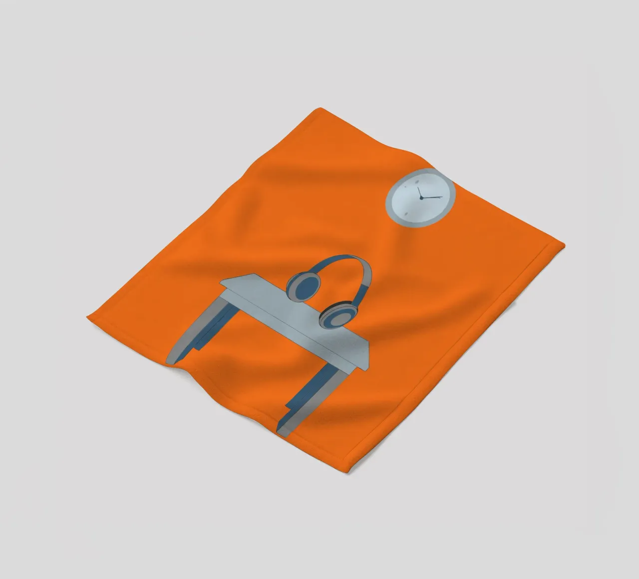 Cuffie sul tavolo coperta in pile da OUR SHOP