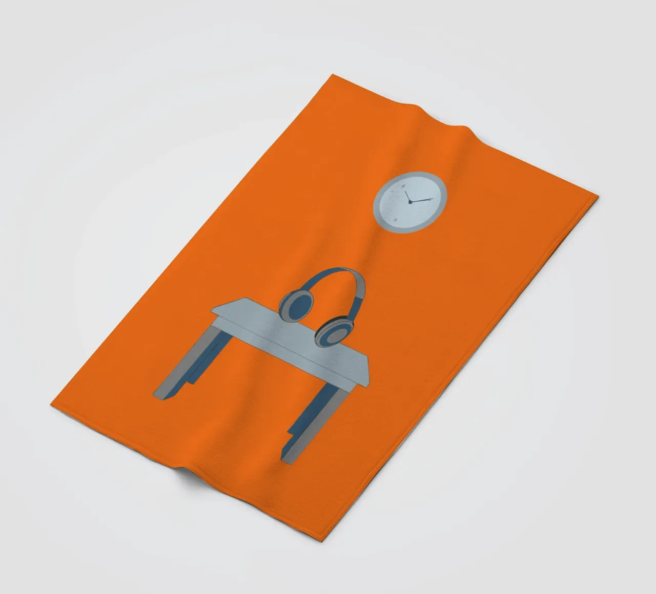 Cuffie sul tavolo coperta in pile da OUR SHOP