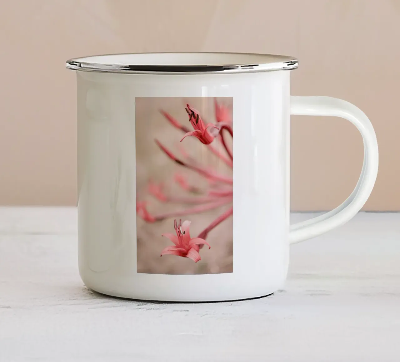 Fire Lilly tazza in smalto da Shot By Clint
