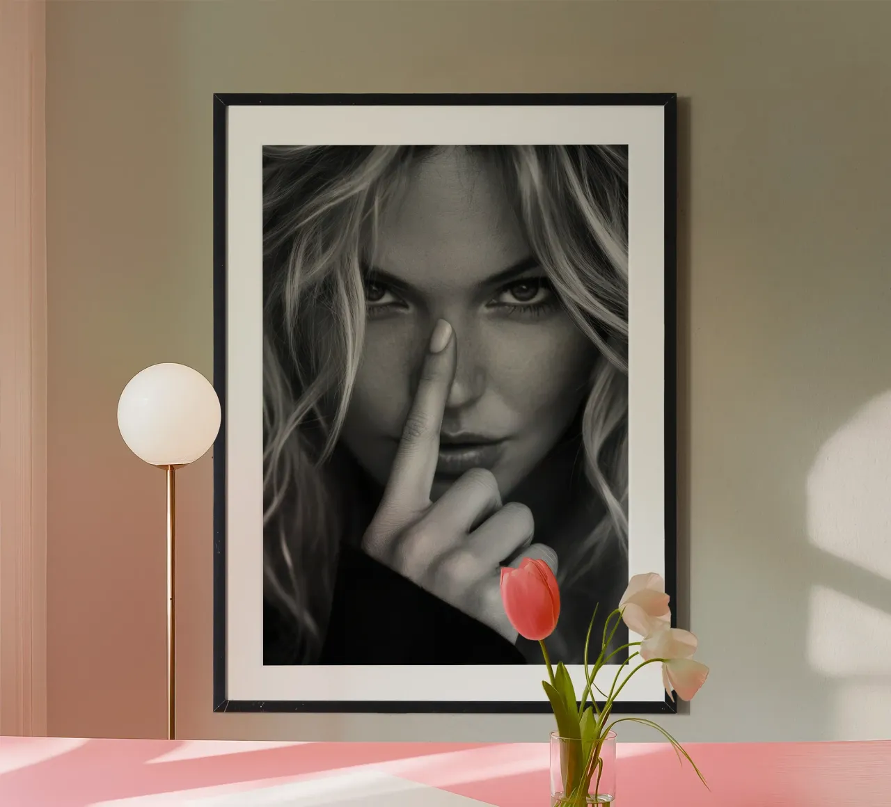 La vita di Kate Moss è una barzelletta "ONe" poster con telaio in plastica da Greatest Figure