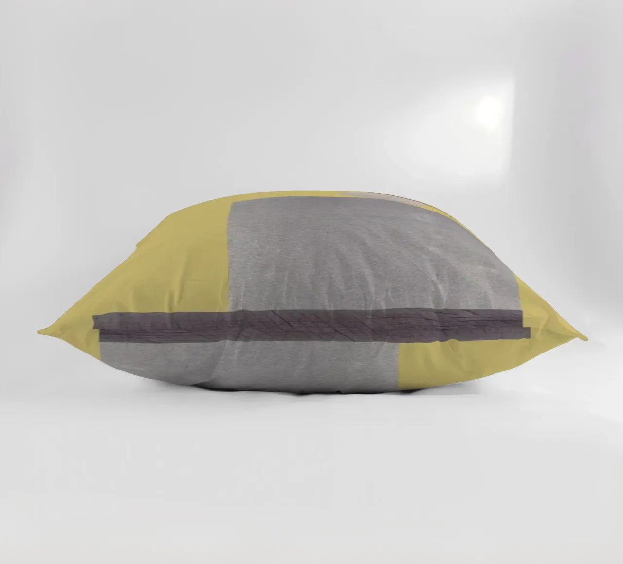 On 02 cuscino da The Home Office Studio