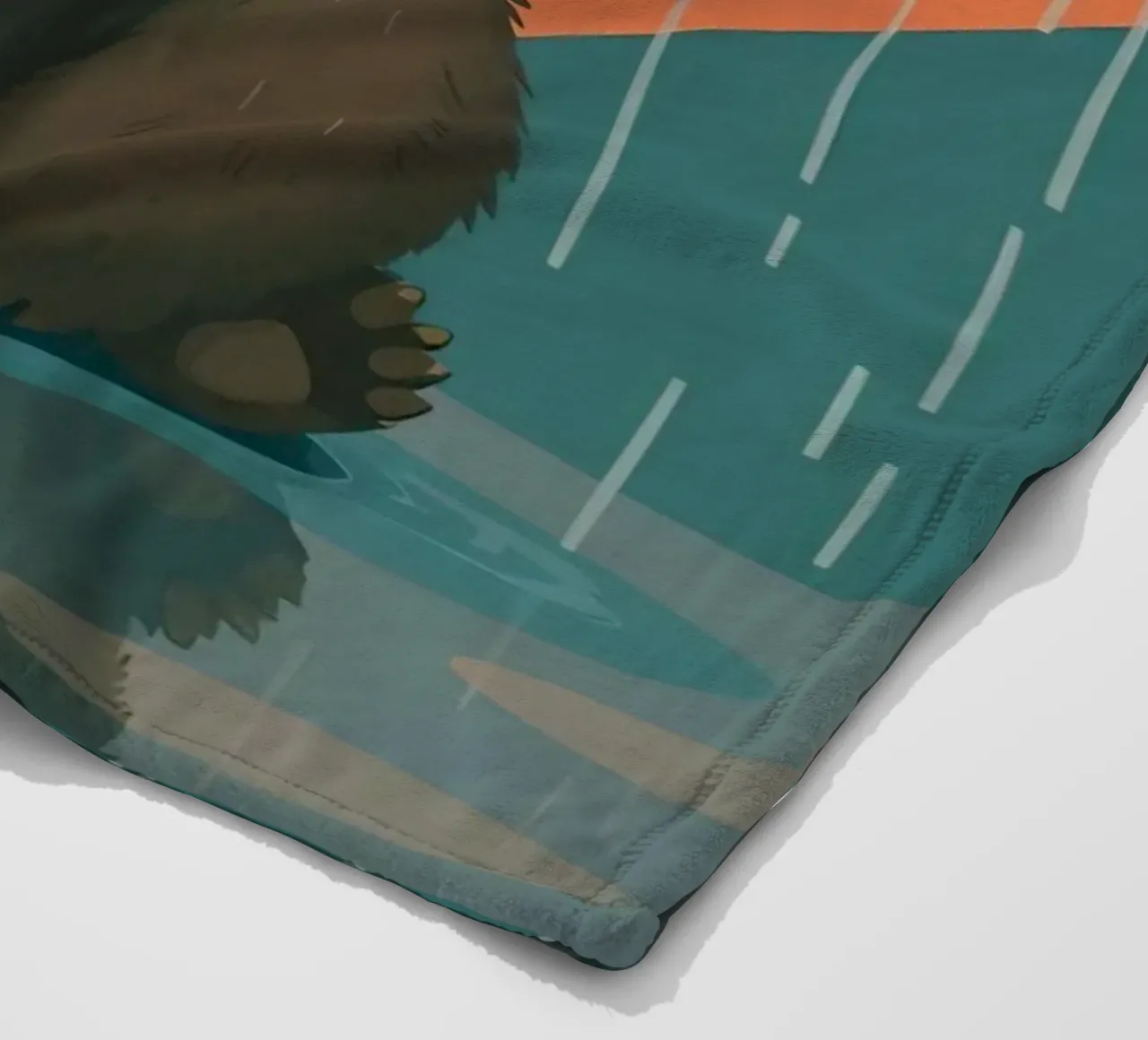 Simpatico orso seduto sotto la pioggia sotto un grande cuore a forma di coperta in pile da DesignDoodle