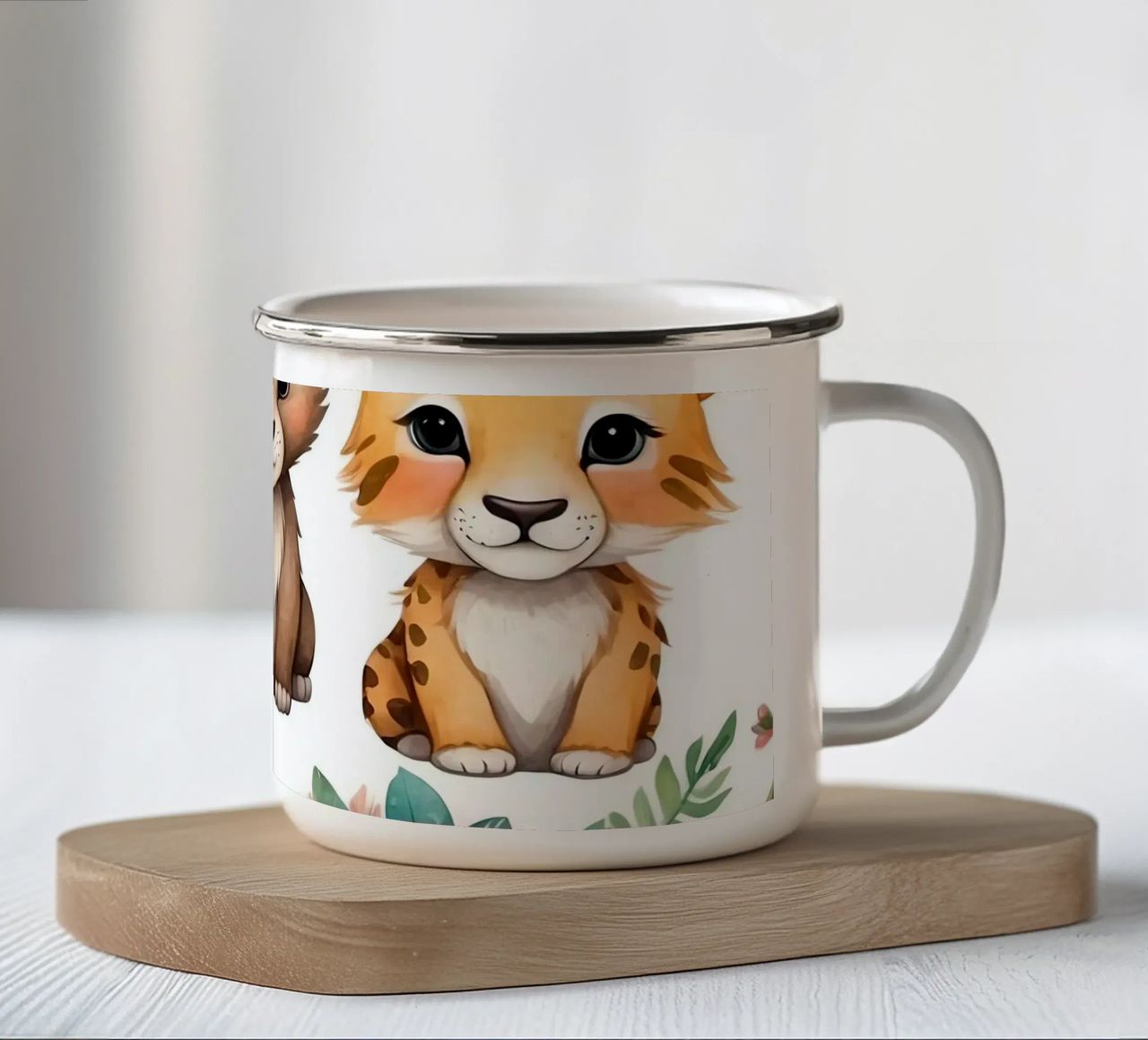 Schattige dierenillustratie met leeuwen en tijgers versierd emaille mok van DesignDoodle