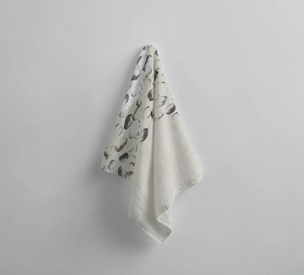 Shapes of circles towel by Imaginative