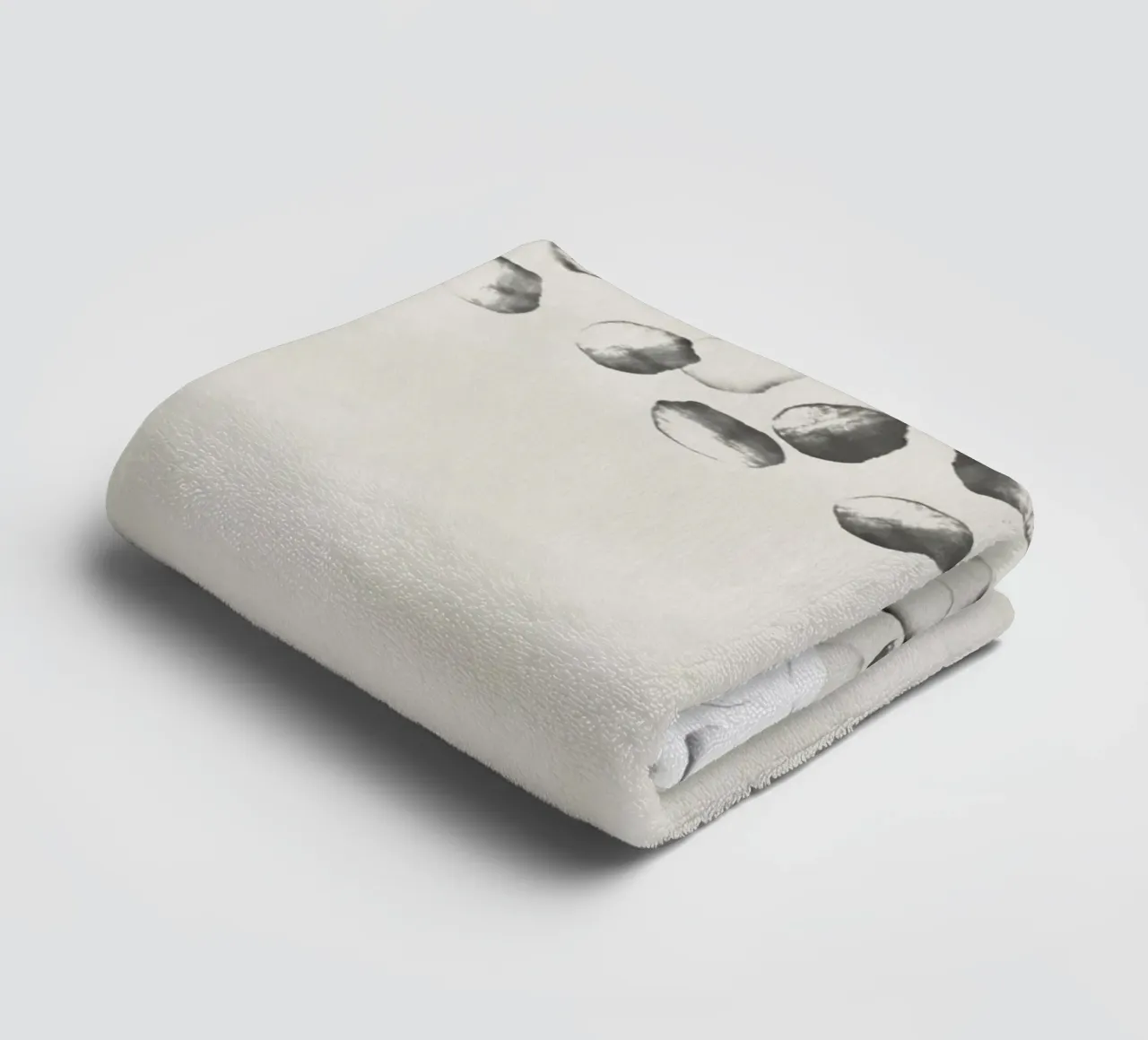 Shapes of circles towel by Imaginative