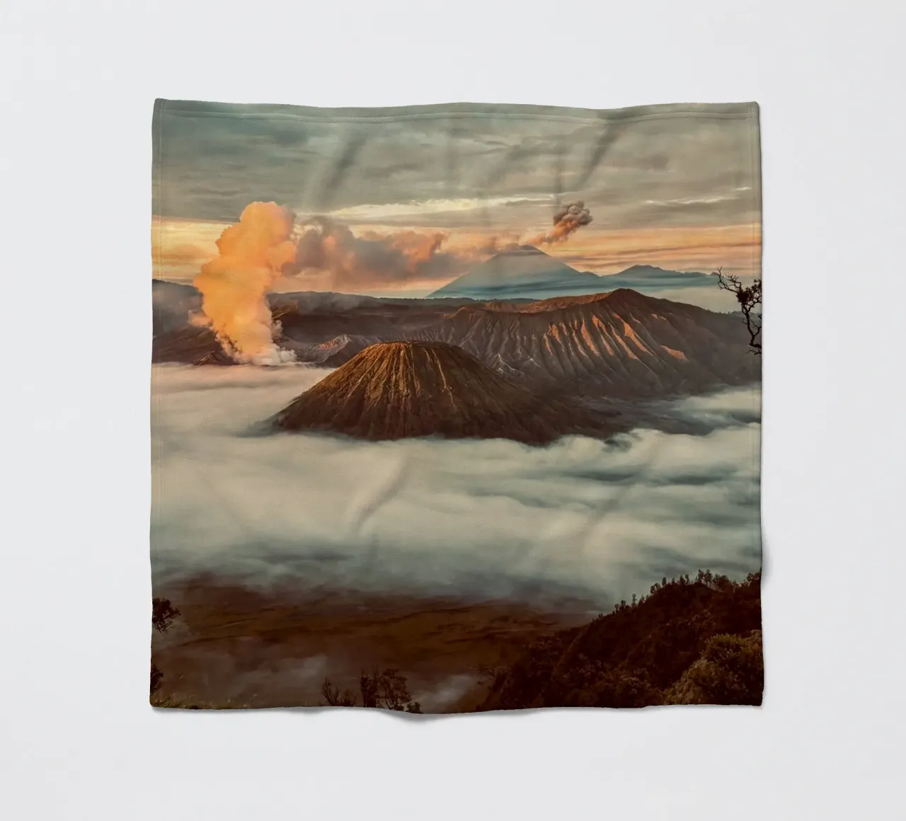 volcano mountains Fleecedecke von Earthly Visions