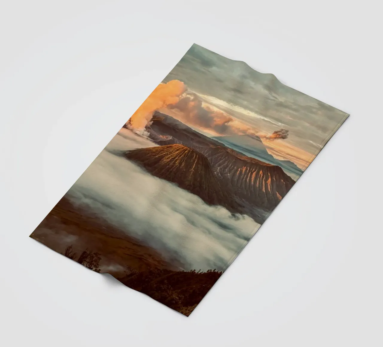 volcano mountains Fleecedecke von Earthly Visions