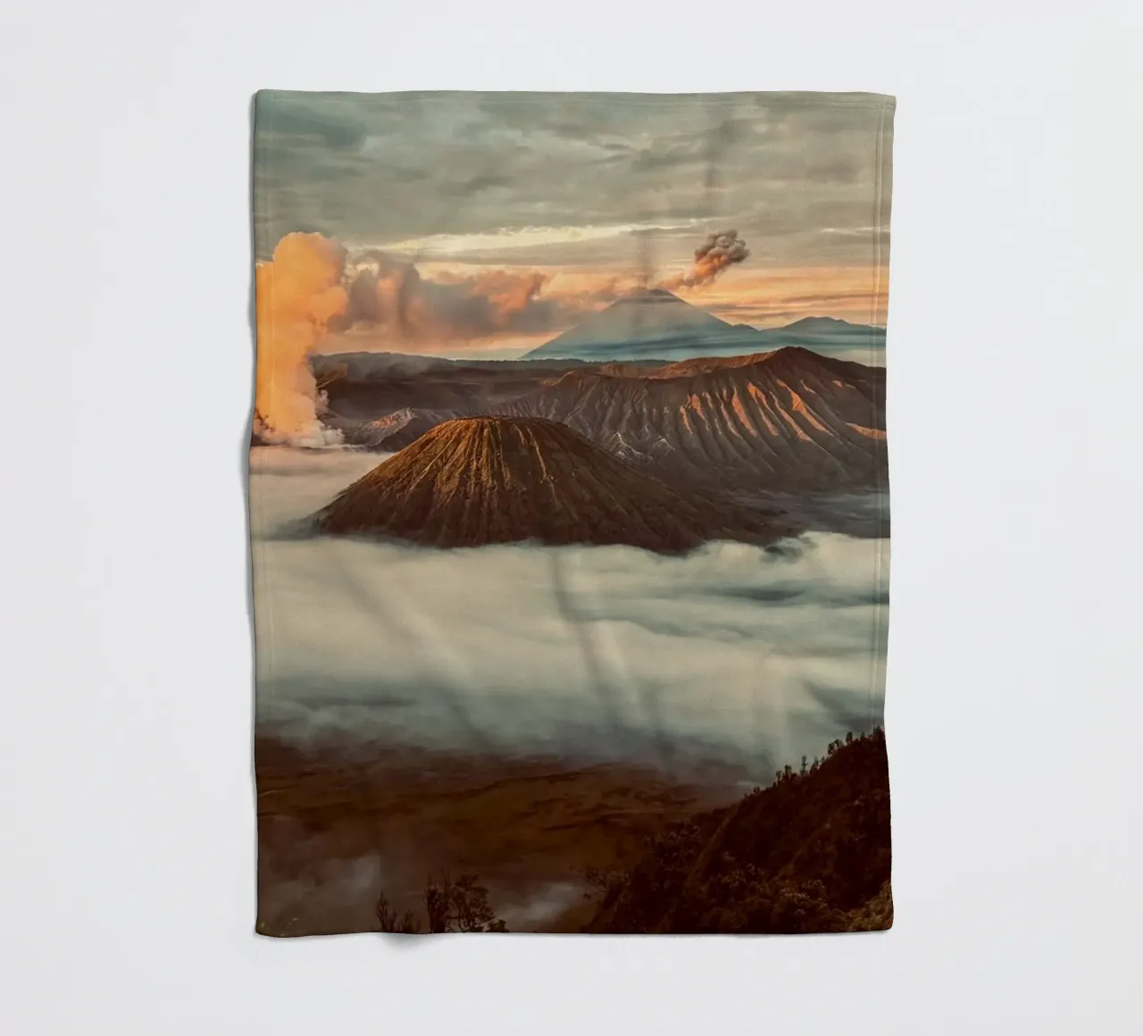 volcano mountains Fleecedecke von Earthly Visions