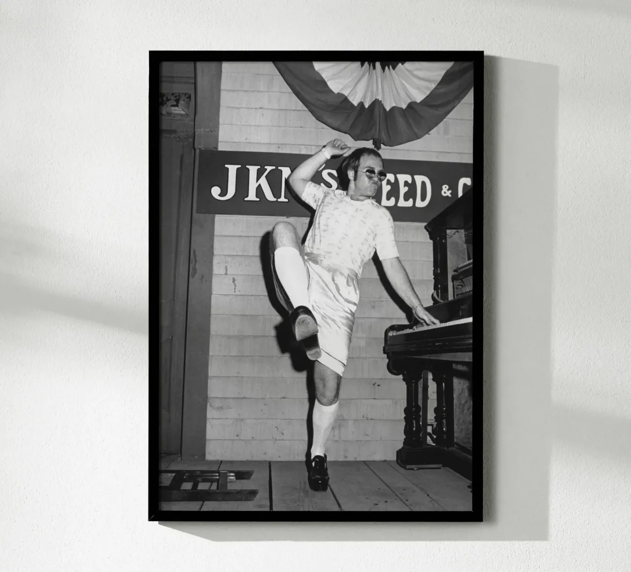 Cute Style Elton John Black And White hahnemühle de fardanjadex