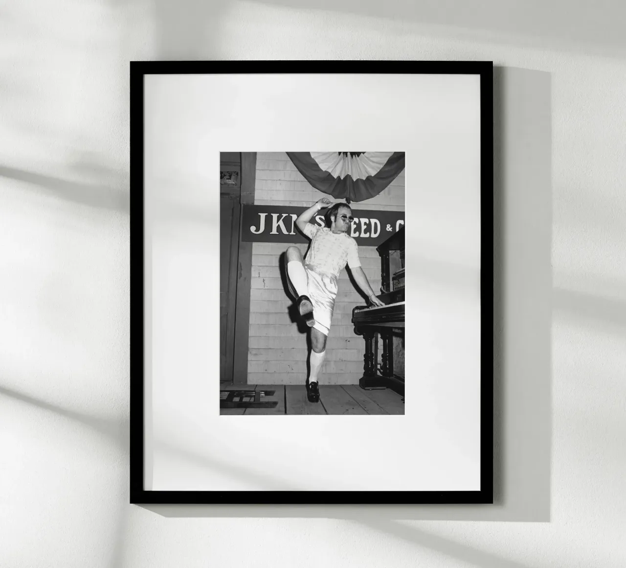 Cute Style Elton John Black And White hahnemühle de fardanjadex