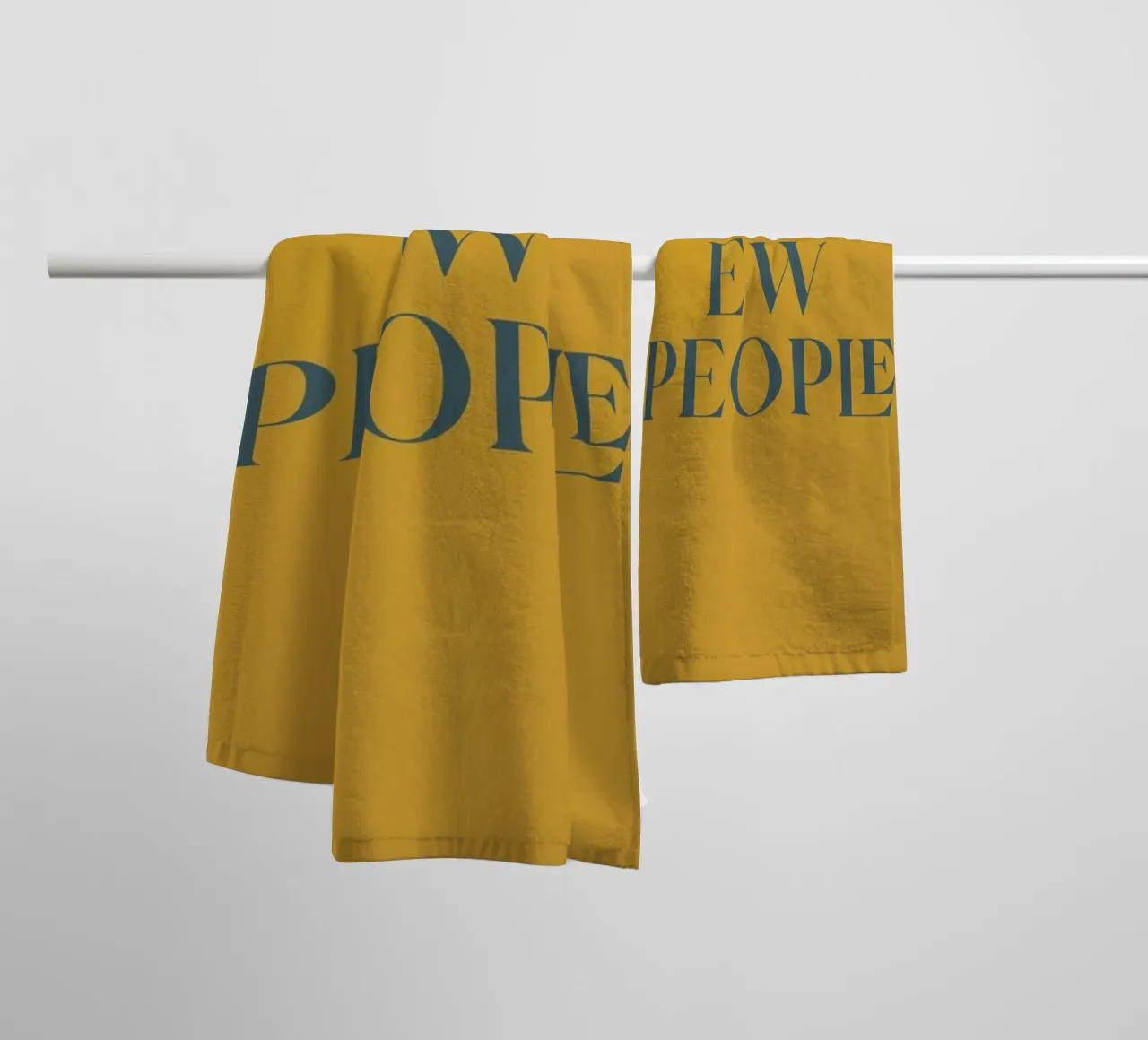 Ew People Mustard asciugamano da bagno da Trabolt Design