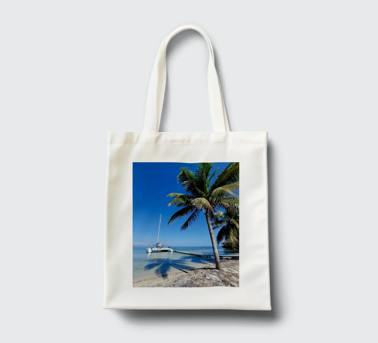 Island in the Caribbean, Cuba, motif 1 tote bag by ZAMART - Fotografie