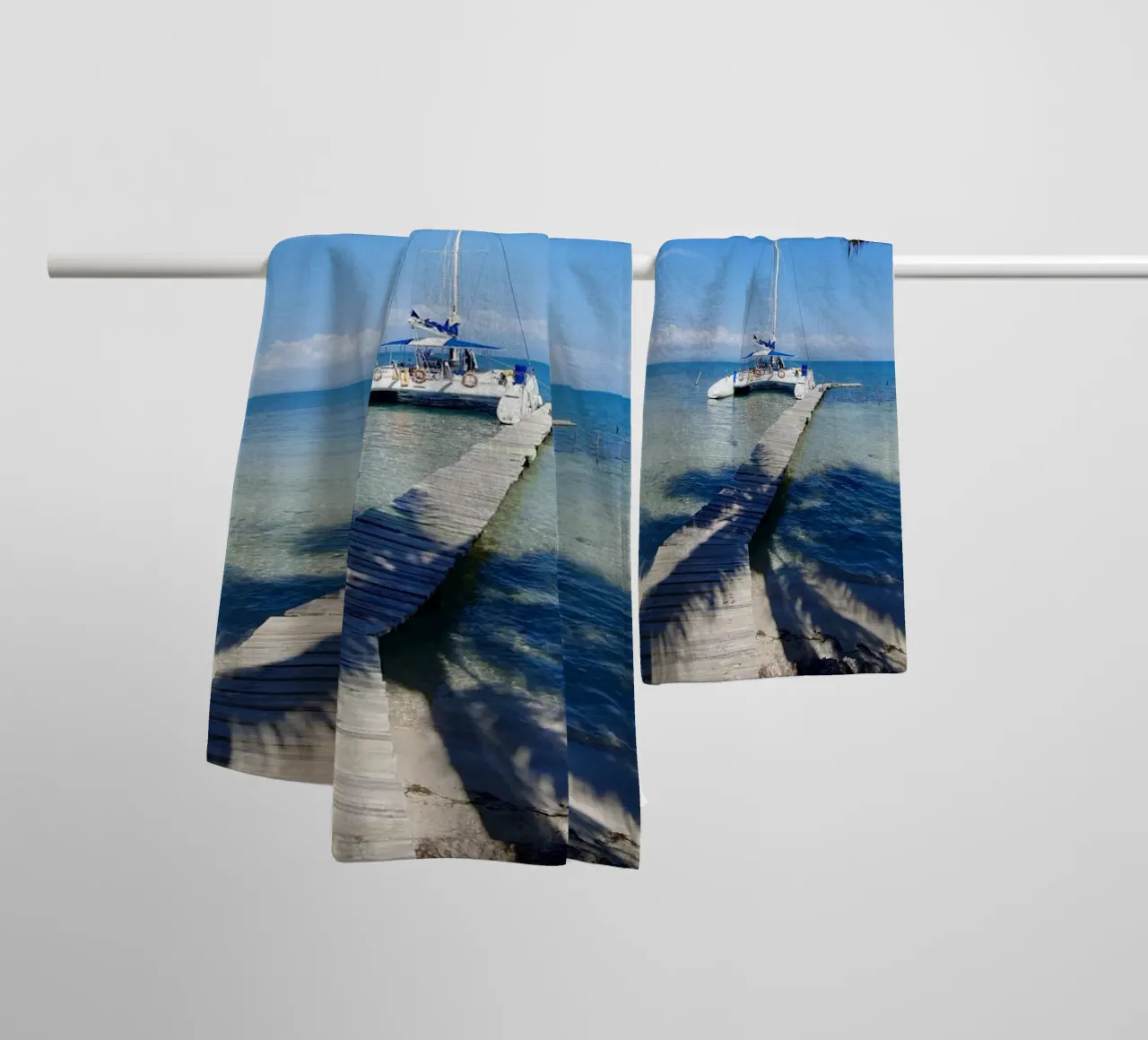 Island in the Caribbean, Cuba, motif 2 towel by ZAMART - Fotografie