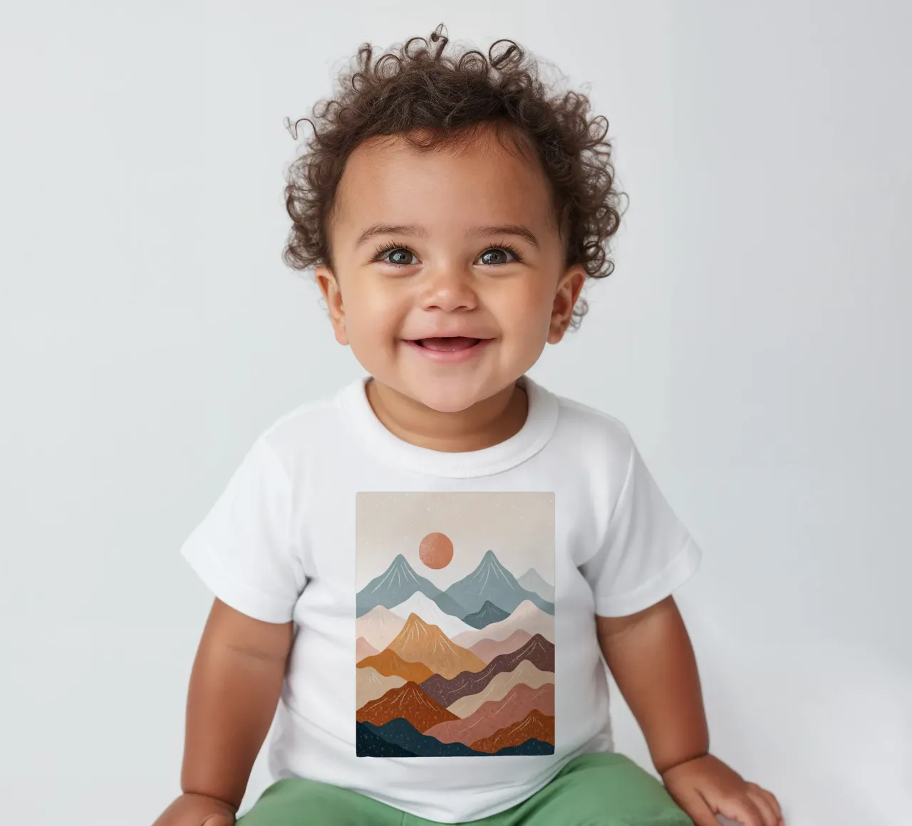 Serene berg zonsondergang abstract baby t-shirt van Artistic-shop