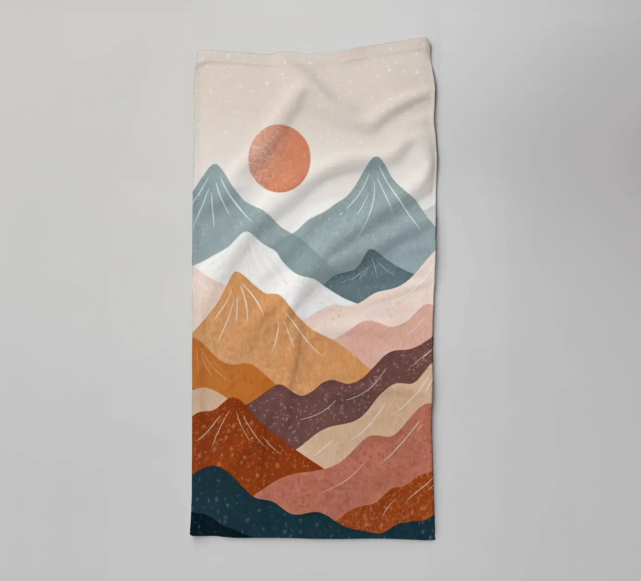 Serene berg zonsondergang abstract badhanddoek van Artistic-shop