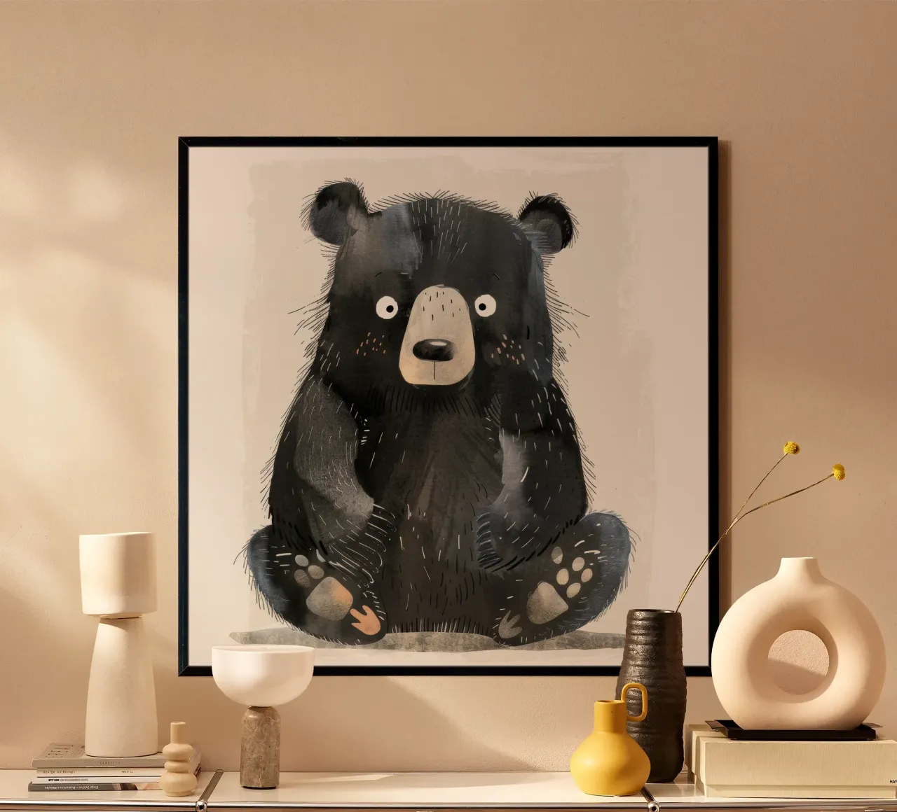 Illustrazione di un cucciolo di orso nero seduto poster con telaio in legno da DesignDoodle