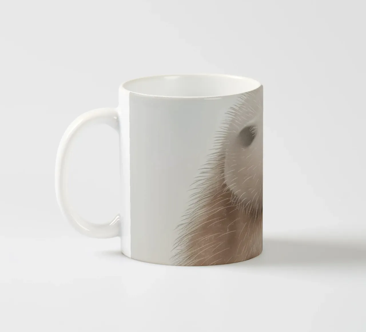 Illustrazione di un riccio peloso con proboscide tazza in ceramica da DesignDoodle