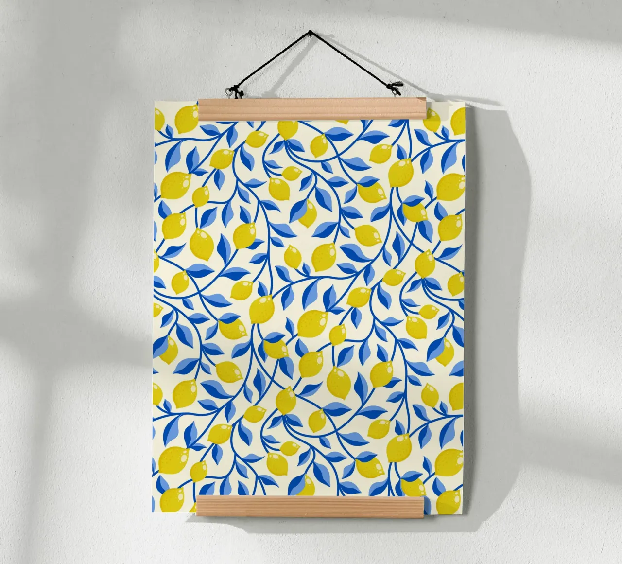 Limoni gialli e foglie blu su crema poster da CoelfenArt