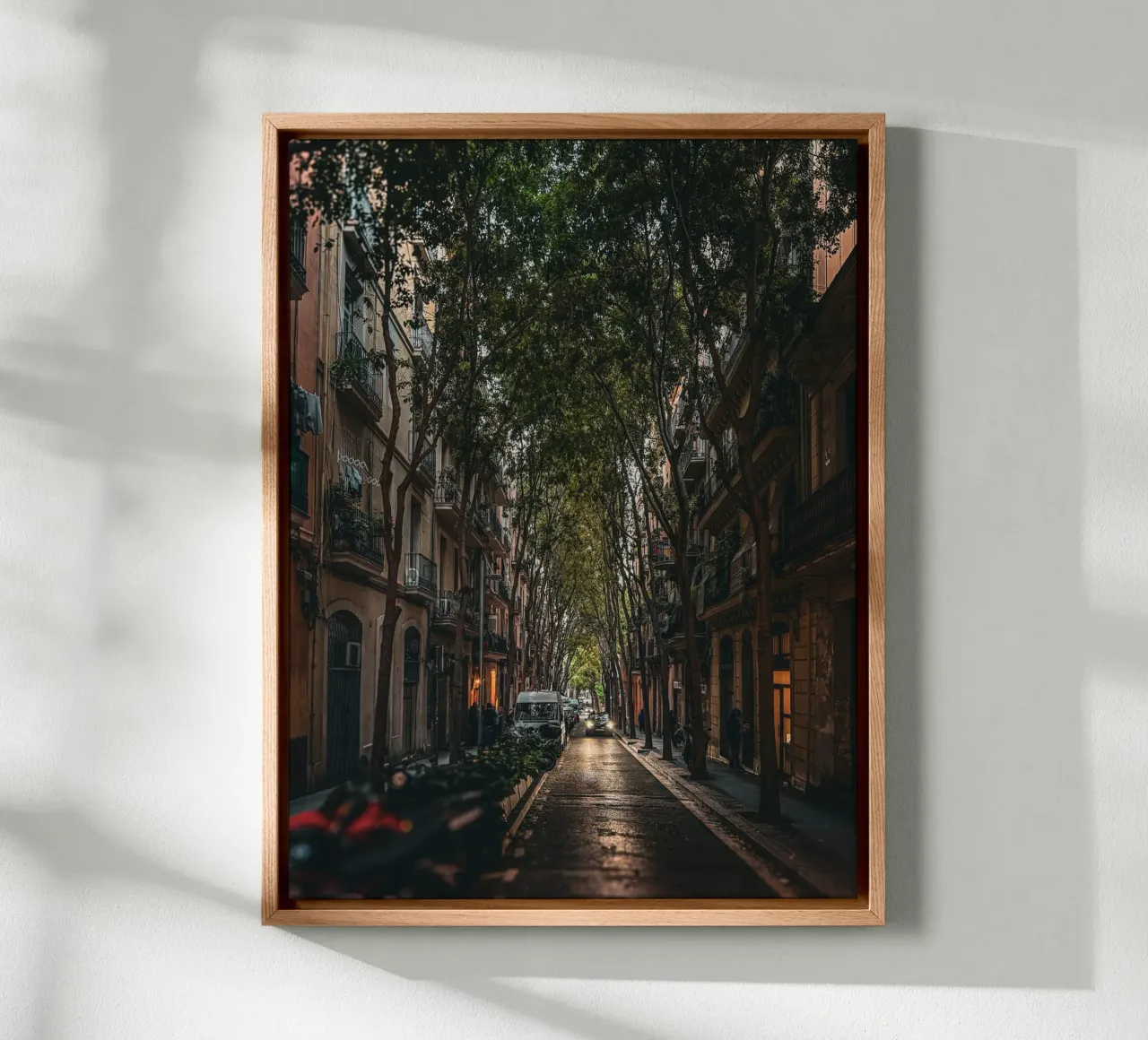Under the Trees – Streets of Barcelona II tela con Cornice a cassetta da Thilo Grøsch