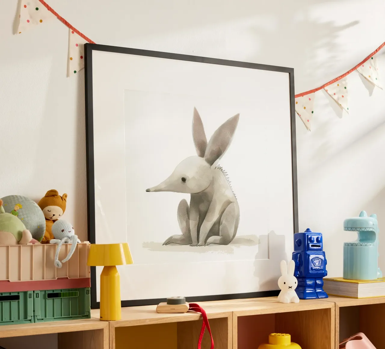 Illustrazione di un oritteropo seduto poster con telaio in plastica da DesignDoodle