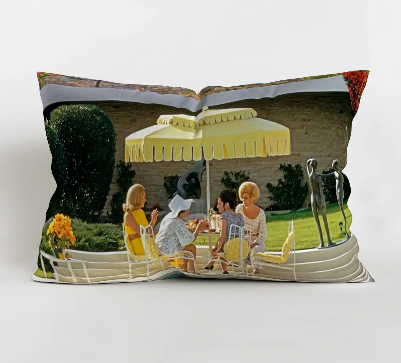 Scenario a bordo piscina - Slim Aarons cuscino da Chrisvintage